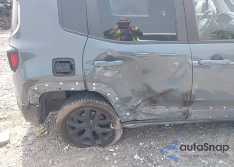 2018 Jeep Renegade Altitude 4X4 из США, поврежденный, VIN ZACCJBBB5JPH78116